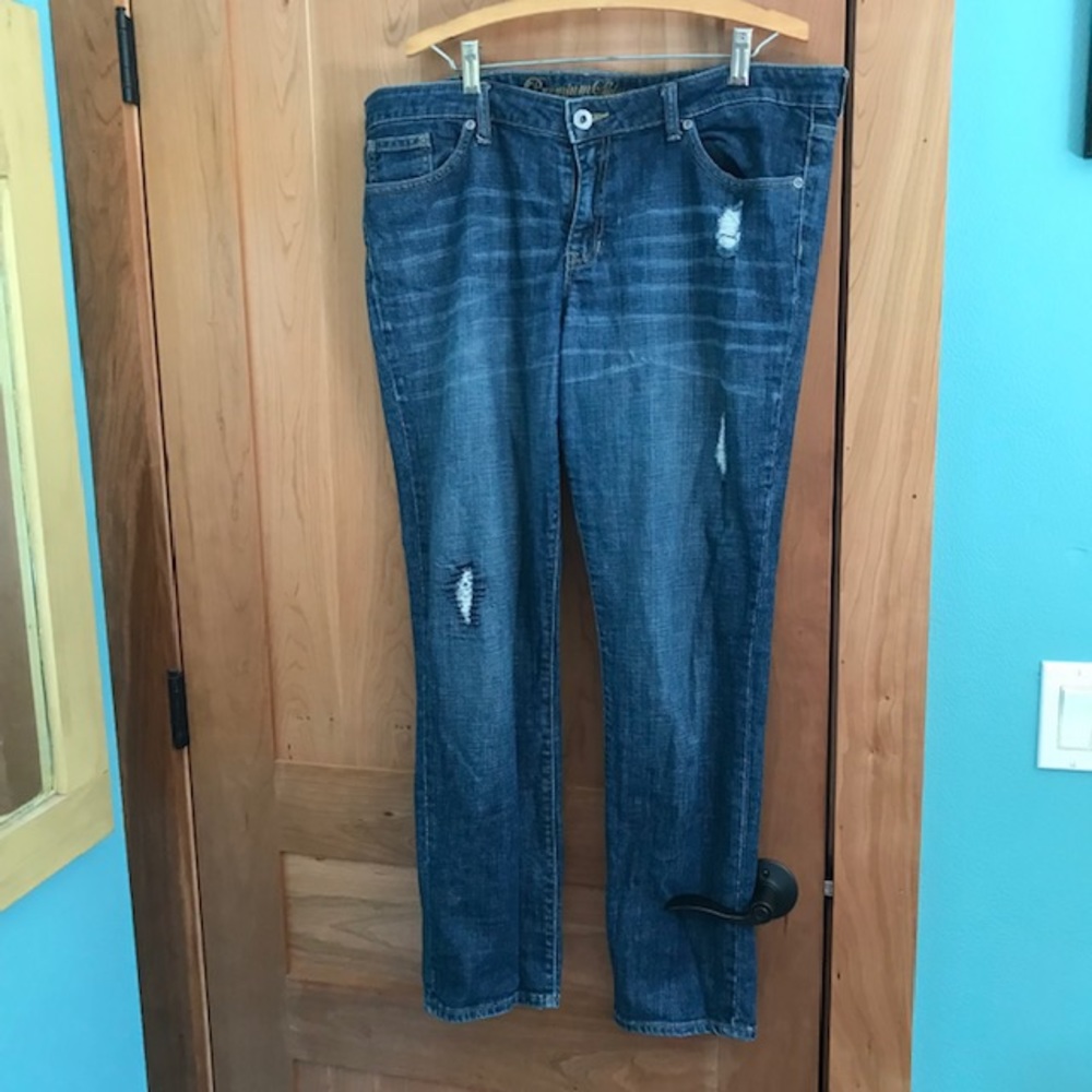 Gap distressed denim 16